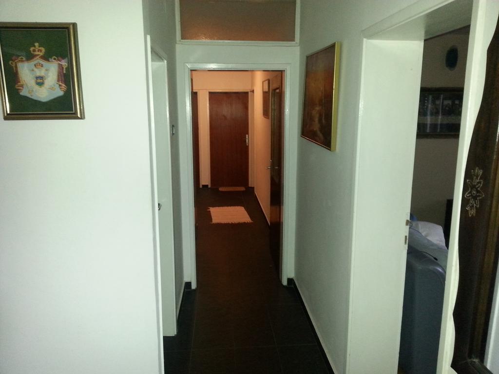 Apartments Stevo Nikocevic بار الغرفة الصورة