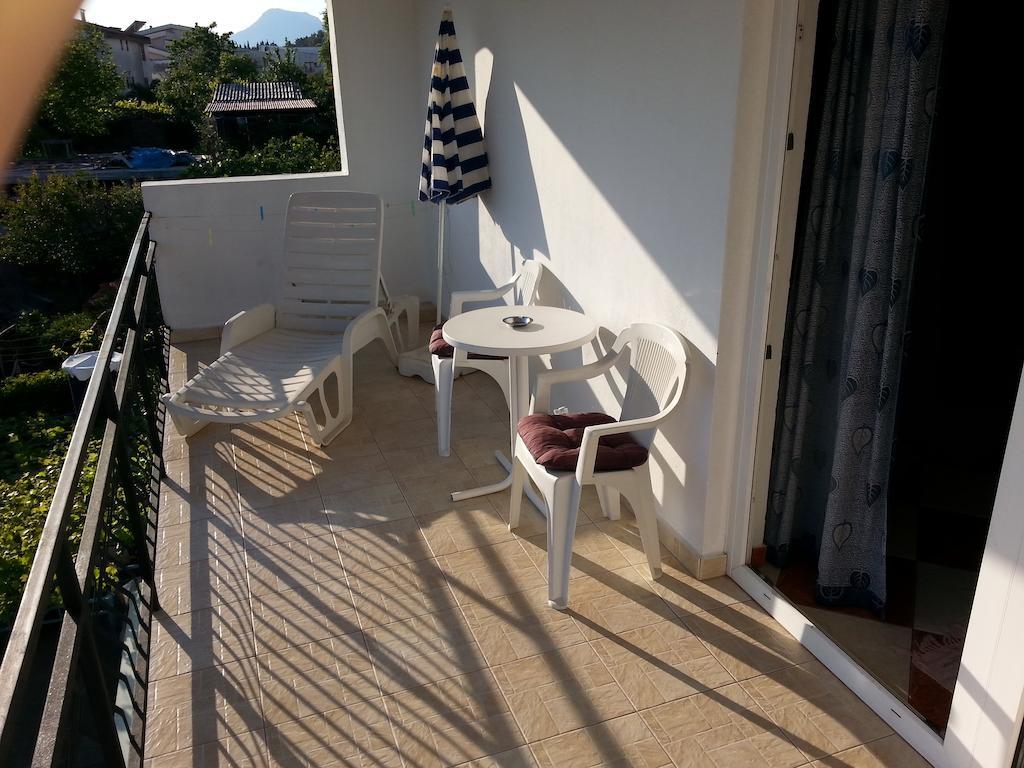 Apartments Stevo Nikocevic بار الغرفة الصورة