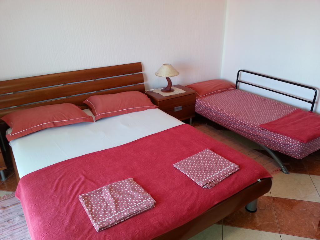 Apartments Stevo Nikocevic بار الغرفة الصورة