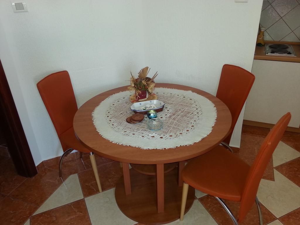 Apartments Stevo Nikocevic بار الغرفة الصورة