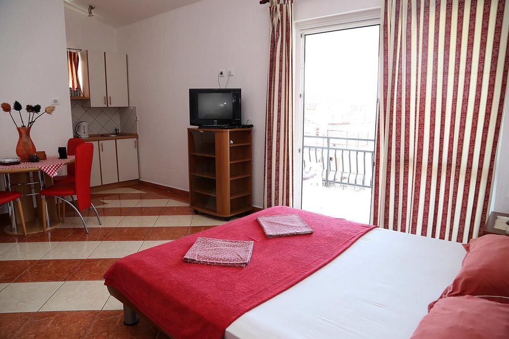 Apartments Stevo Nikocevic بار المظهر الخارجي الصورة