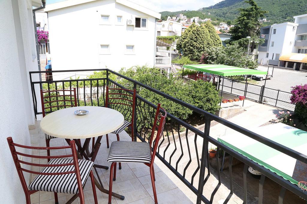 Apartments Stevo Nikocevic بار المظهر الخارجي الصورة